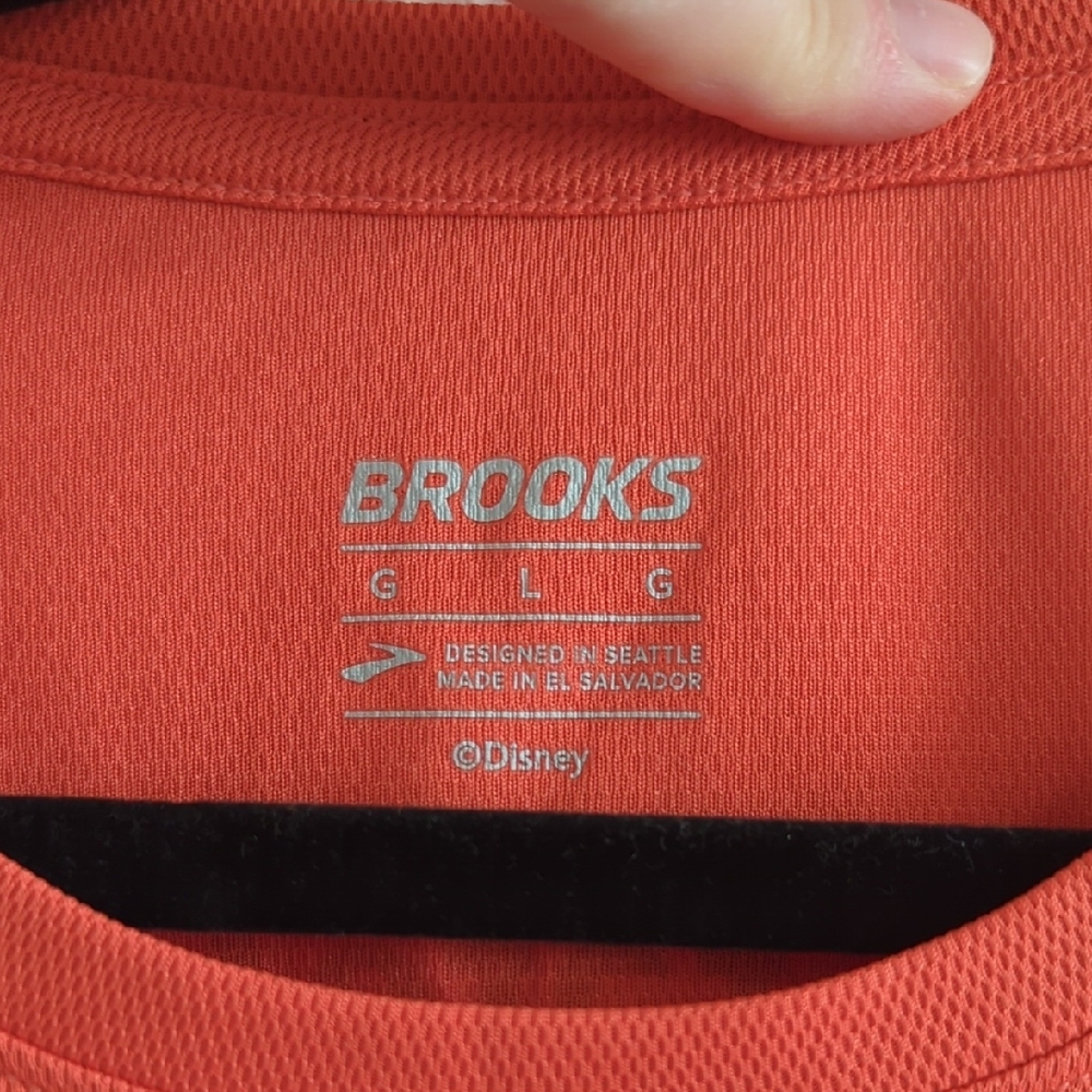 Run Disney 2026 Brooks Men's Long Sleeve Tees - 6 Shirt Lot - Picture 3 of 9